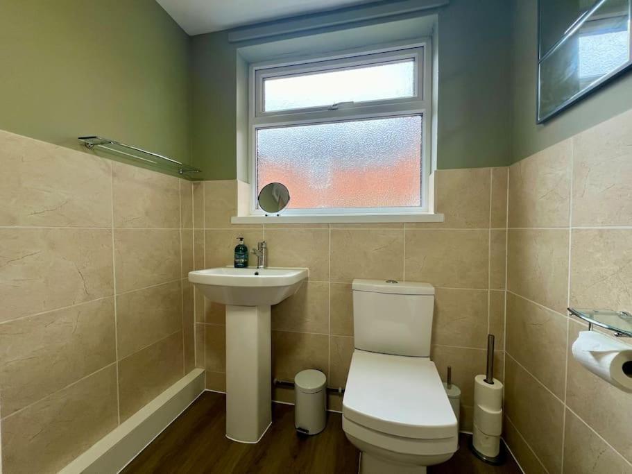 诺丁汉The Rose- Grd Floor, 2-5 Beds, Smarttv, Uni, Tram, M250 Fibre公寓 外观 照片